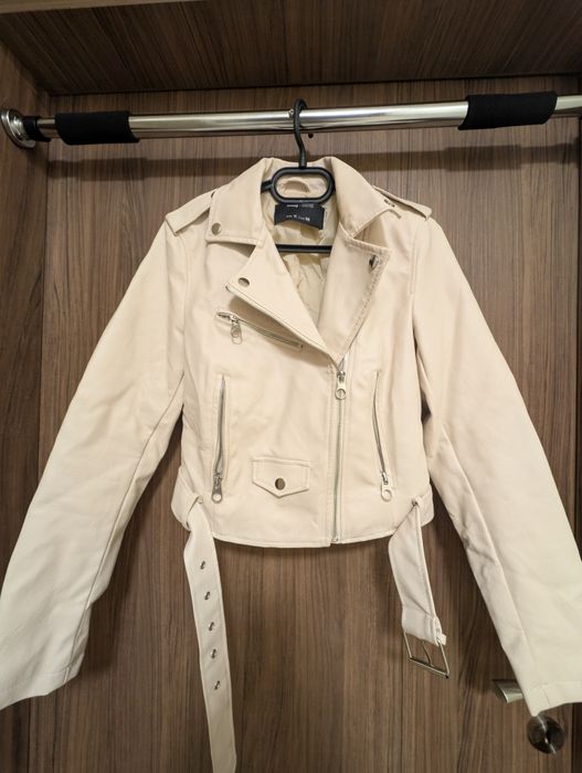 Бежево кожено яке (размер М)