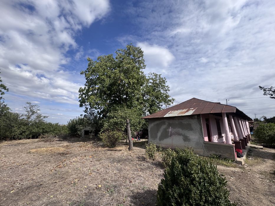 Casa batraneasca de vanzare in com.Ghimpati, Giurgiu (30 min de Buc)
