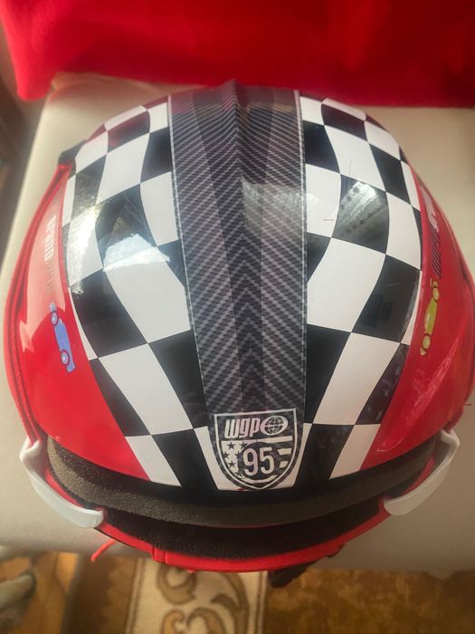 Детска каска за ски. Размер 54см.