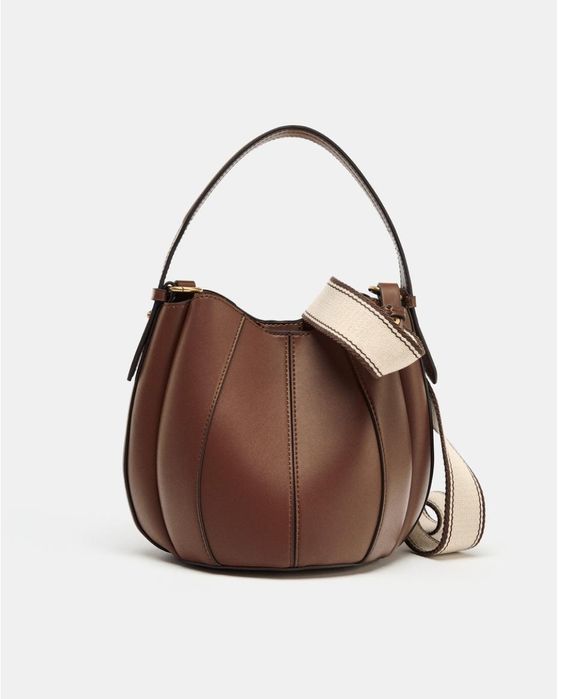 Продавам чисто нова дамска цилиндрична чанта