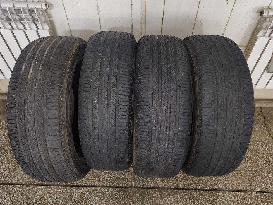 Продам комплект летней резины MICHLEN R20