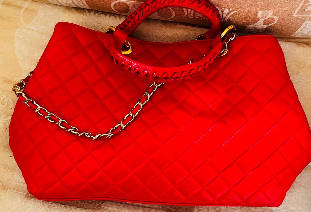 Красиви и елегантни кожени чанти