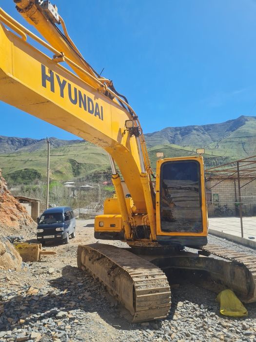 Ekskvator sotiladi 210 tali xoladi yaxshi