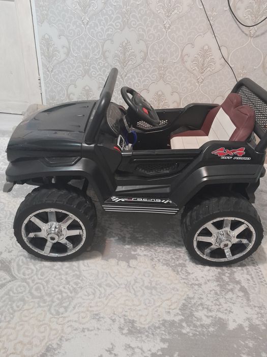 Продам детскую машину