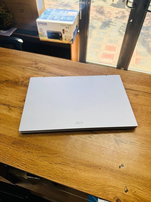 Yangidek Acer i3 13-avlod noutbuk