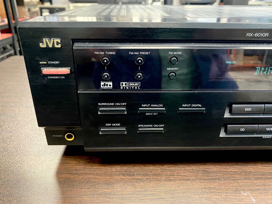 Блестящ ресивър JVC