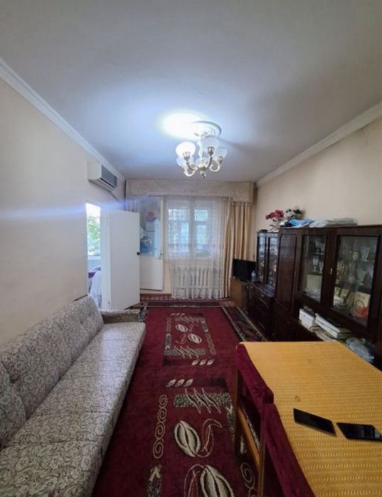 Ялангач Продается квартира 2/3/4 балкон 1.5х3 ор-р: Дом быта Школа 190