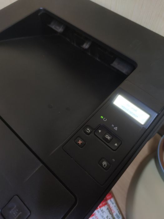 Принтер HP M401d
