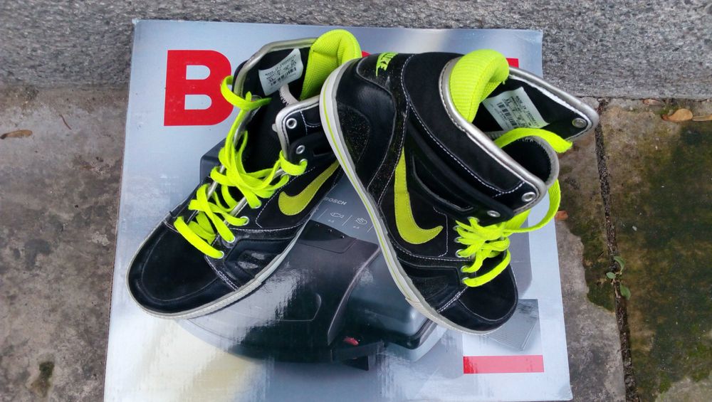 ''Nike Possession Justified''оригинални маратонки 40 номер