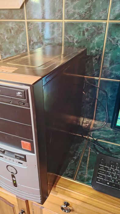 Настолен компютър + Монитор