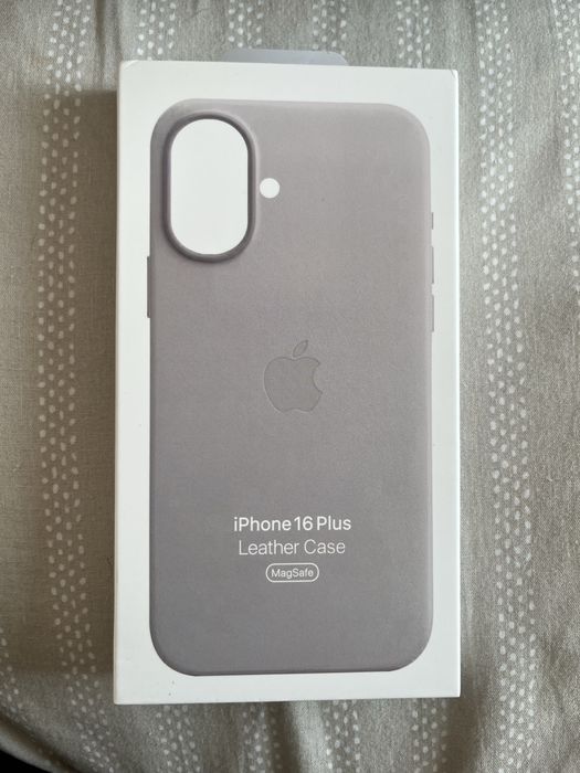 Apple Leather Case за iPhone 16 Plus