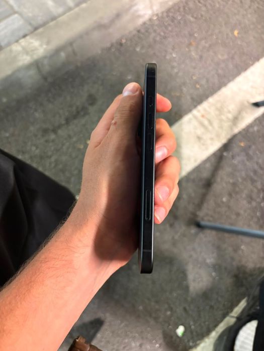 Vand iphone 16 impecabil