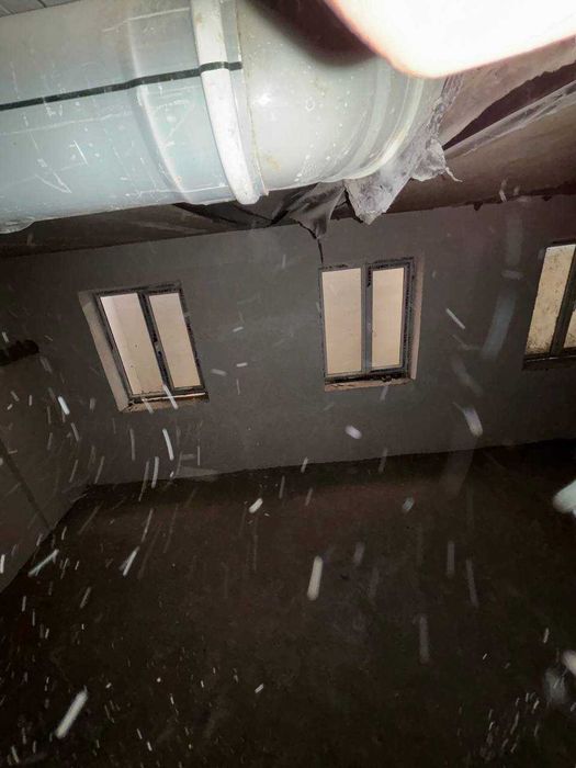 Продам квартиру с 42кв + 42кв подвал