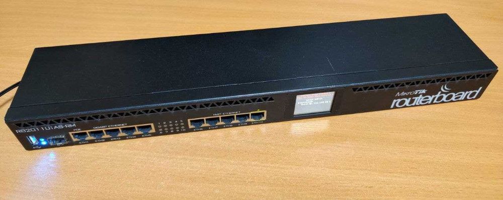Маршрутизатор MikroTik RB2011UiAS-RM