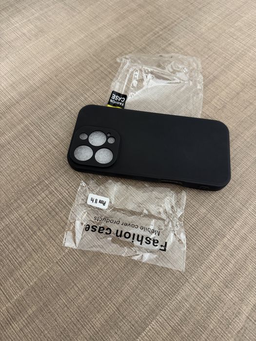 Черен матов кейс за Iphone 16 pro