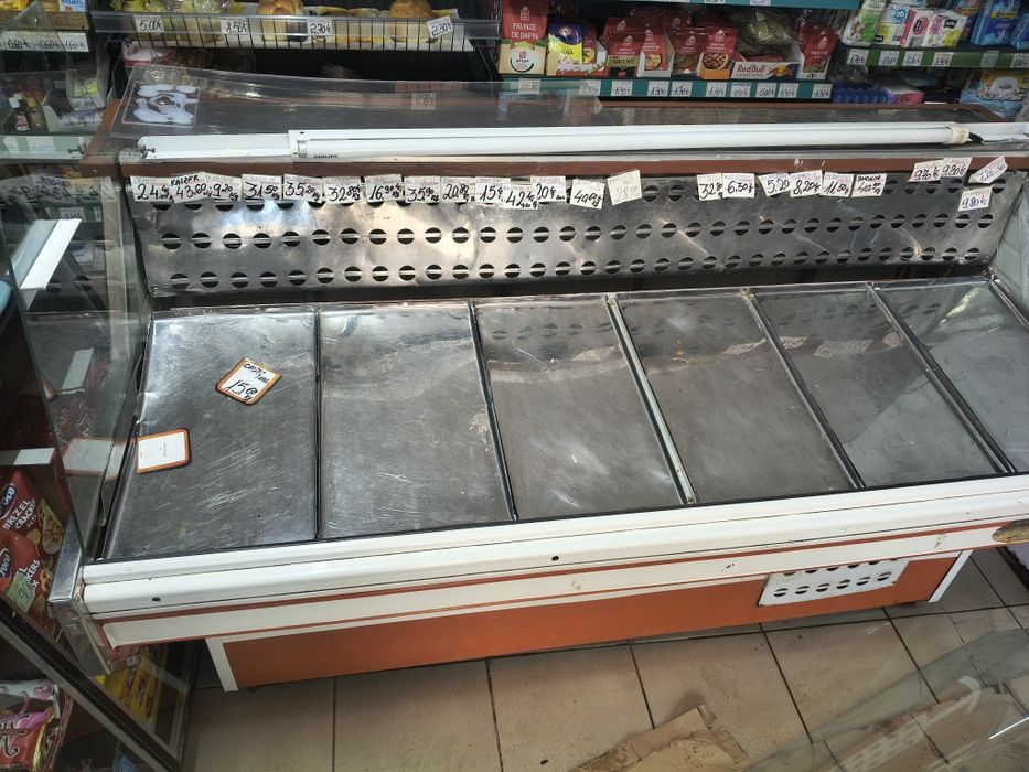 Vând vitrină orizontală in stare de functionare