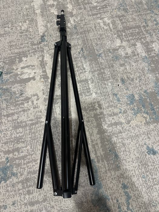 LED лампа с штативом