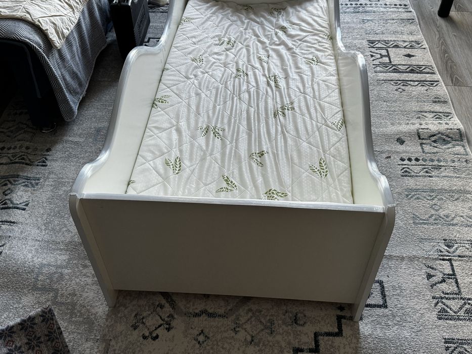 Продам детскую кроватку