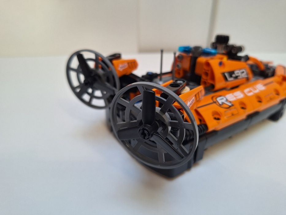 Lego Technic 42120 - Rescue Hovercraft - Complet
