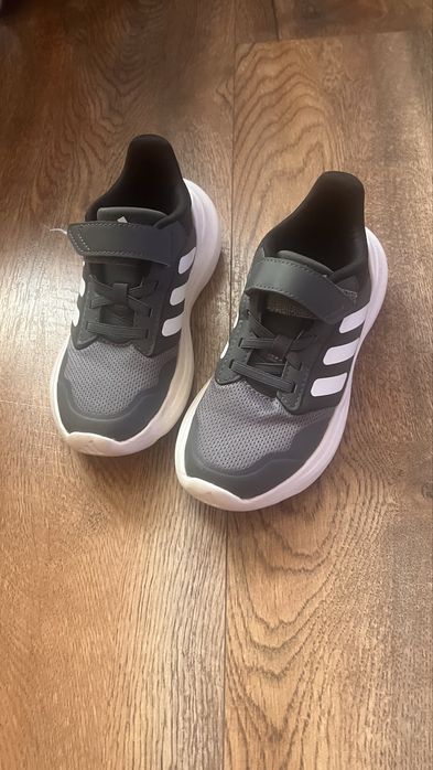 Маратонки Adidas