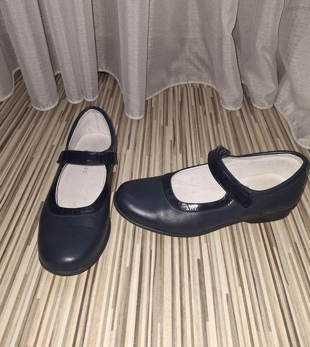 Pantofi Górtz Shoes mărime 35 ca noi.