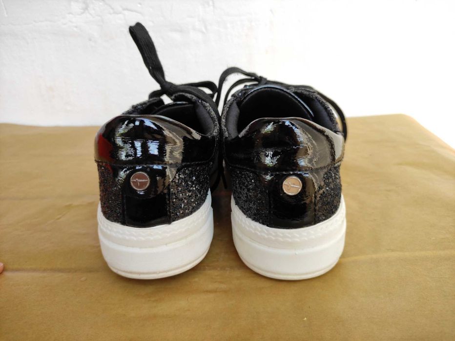 Маратонки Tamaris, черни