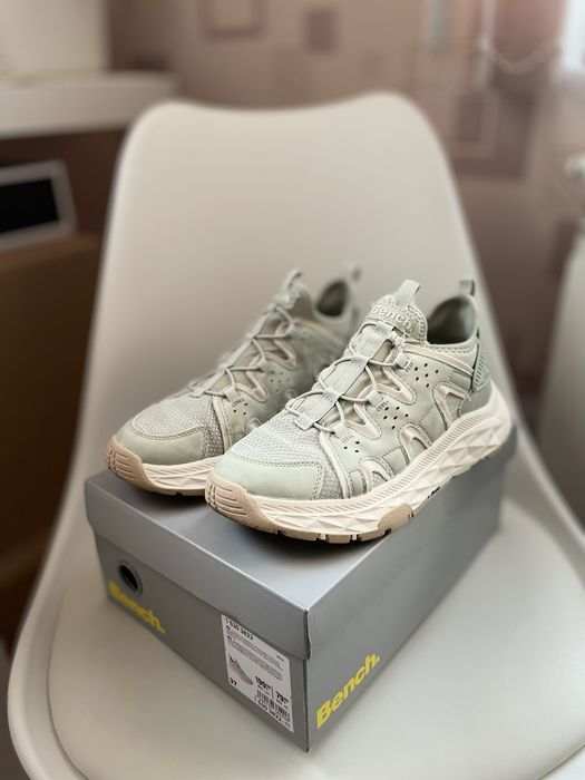 Сникърси Bench юношеска секция