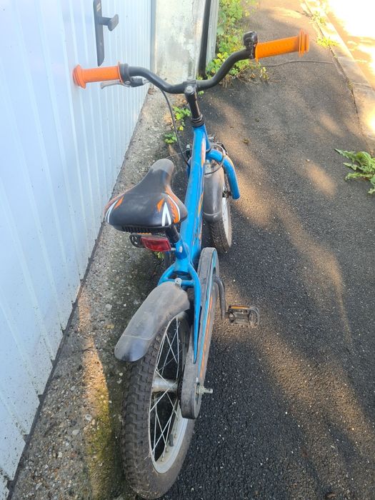 Vand bicicleta pt copii, folosita doar 1 vara