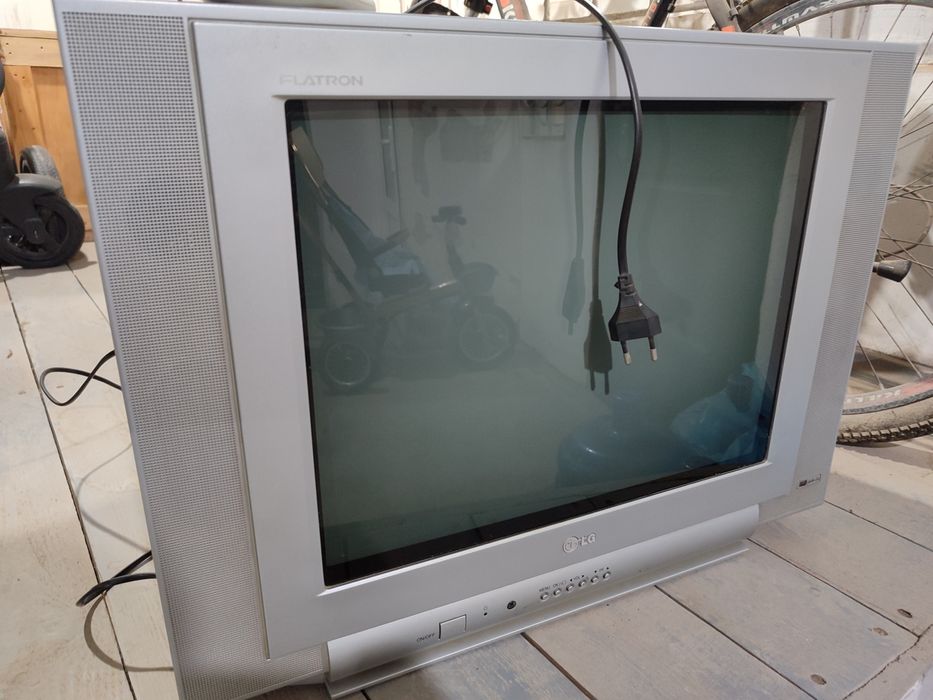 Отдам даром телевизор
