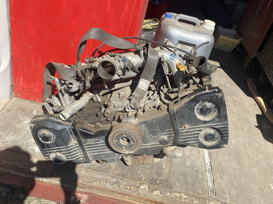 Продам двигатель Subaru ej25 , стукнутый