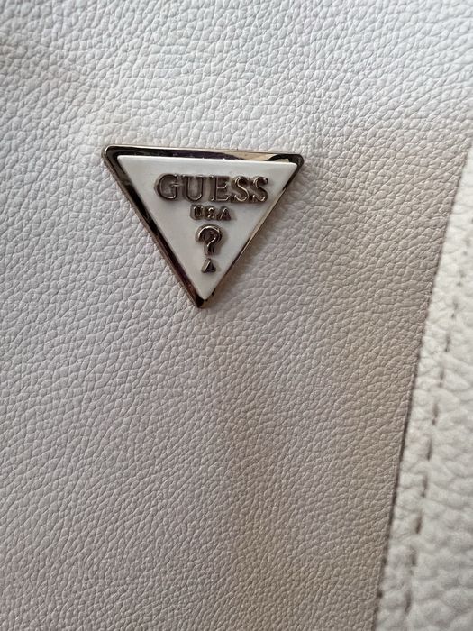 Geanta Guess pentru facultate