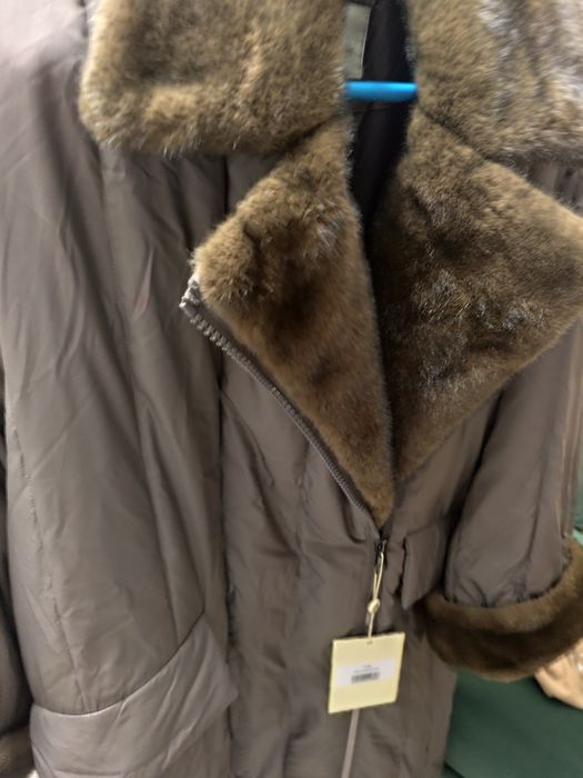 Продам пальто новое