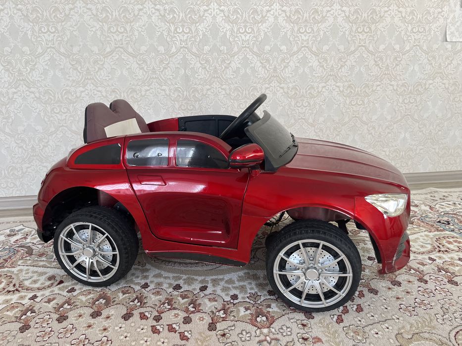 Продам электромобиль детский