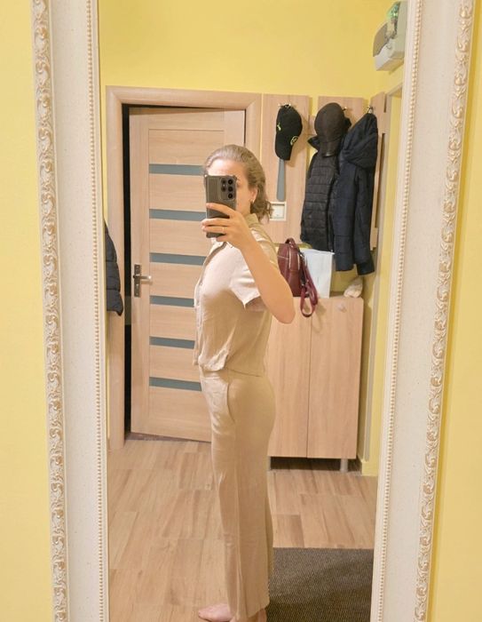 Vand compleu marimea xs, astept si oferte