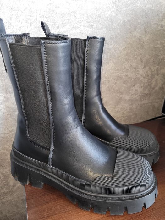 Продам ботинки на осень