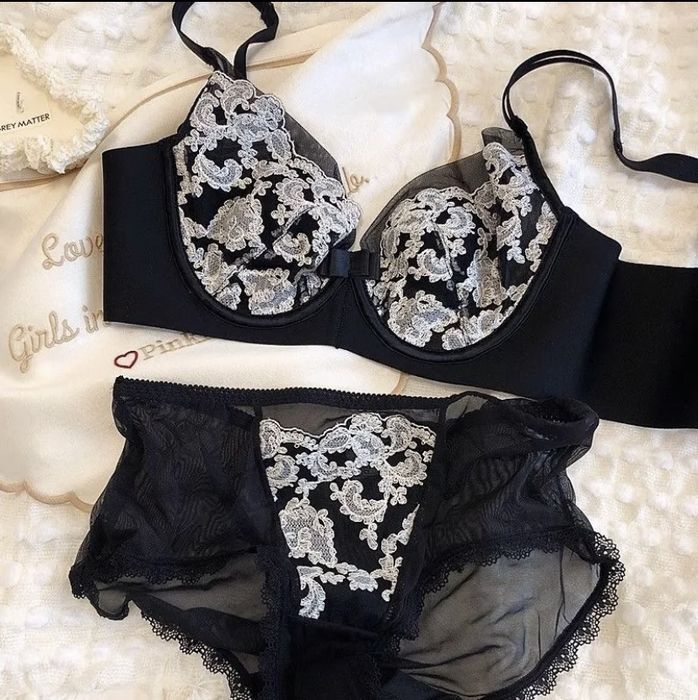 Комплект лефчик трусы нижние белье