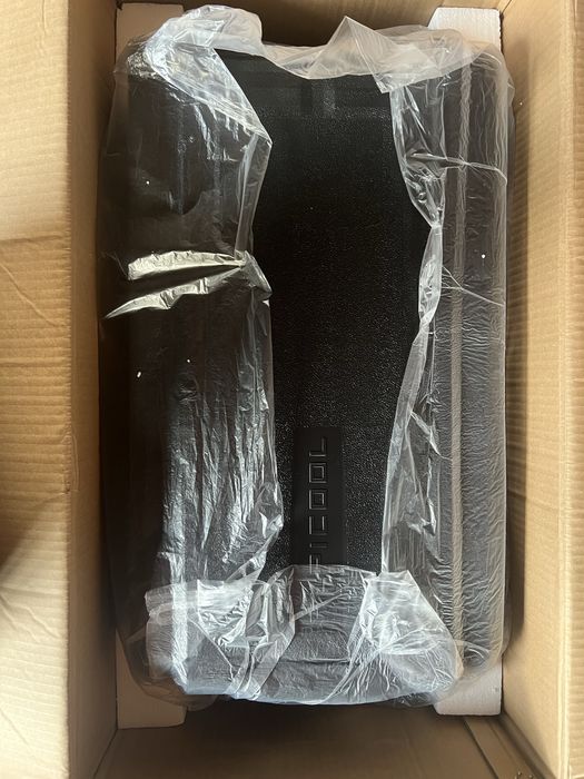 Компресорен Хладилник 45л с фризер Alpicool NCF45 за кола и камион