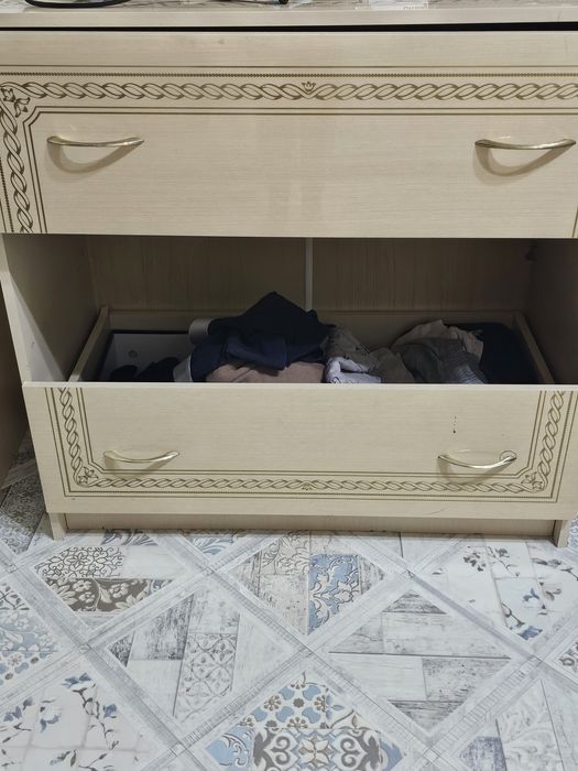 Спальный гарнитур сатылады