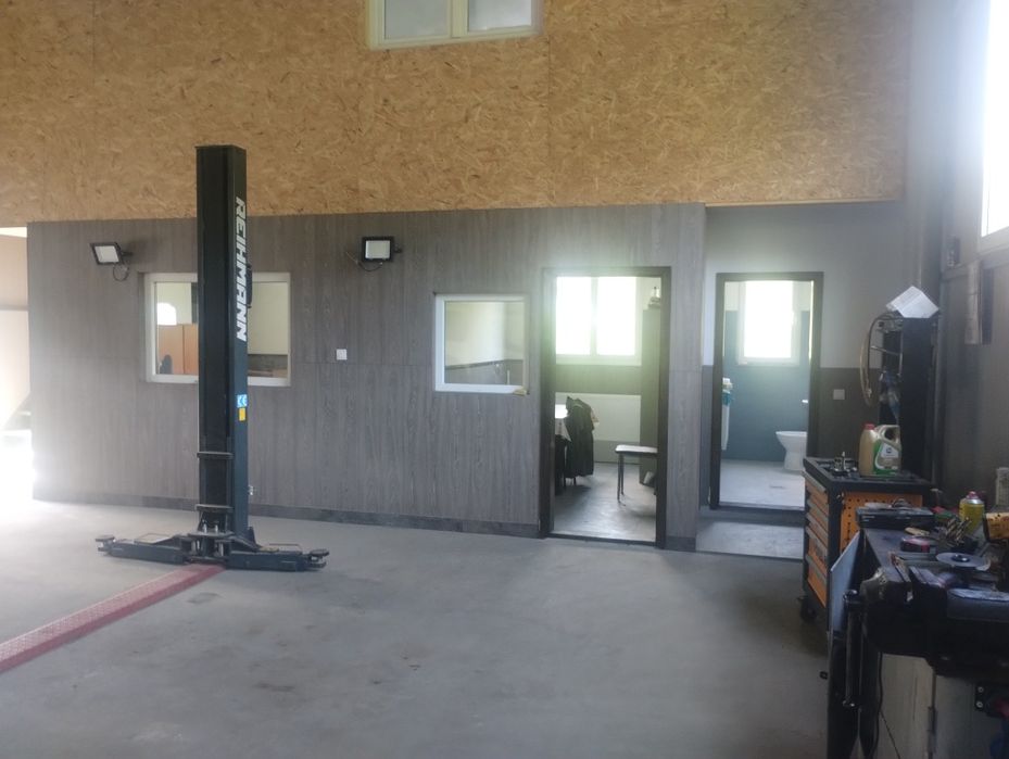 Închiriez spatii hală