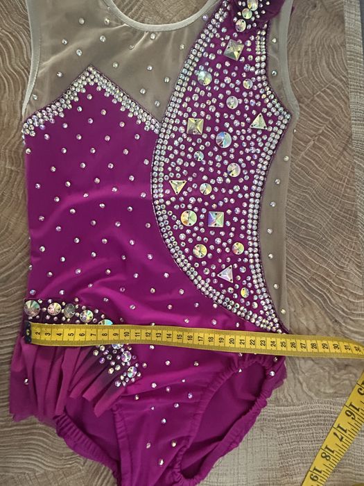 Costum gimnastica ritmica