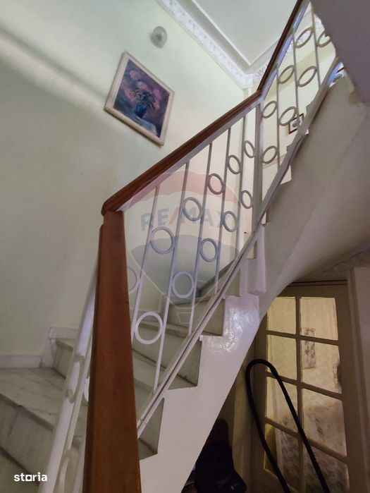 VANZARE SPECIALA Casă / Vilă cu 7 camere, Uverturii MILITARI/Duplex