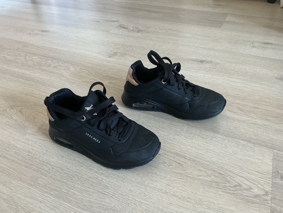 Skechers negri cu auriu, marimea 32