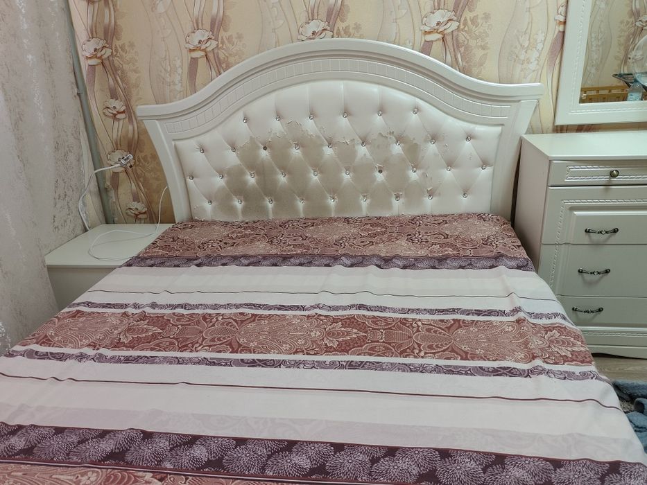 Продам двухспальную кровать