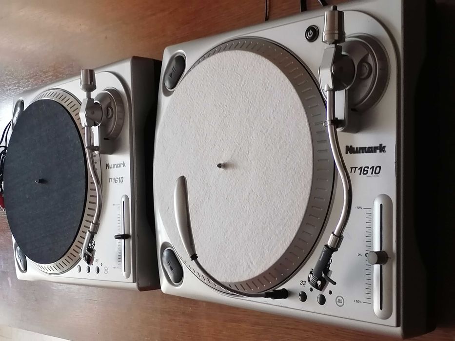 Pickup deck marca Numark TT1610 DJ aflat intr-o stare tehnica buna.