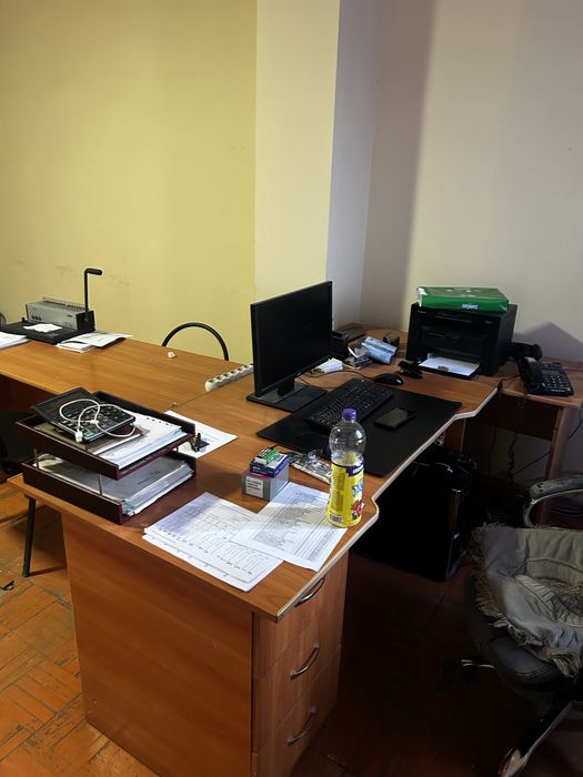 Продам офисные мебелы