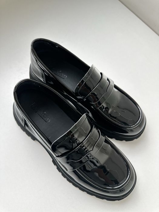 Лаковые лоферы, размер 37