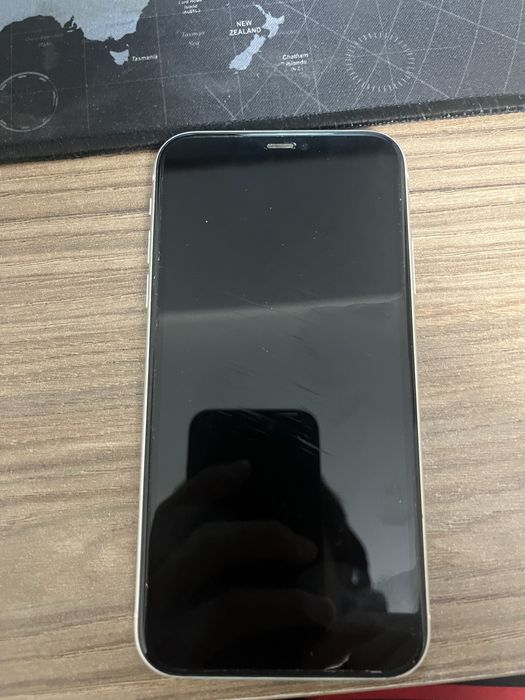 Iphone 11- белый крпус