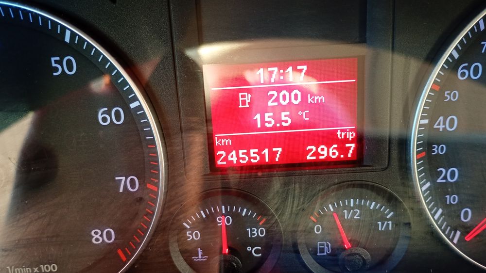 Vând Volkswagen Golf V 1.6 benzina