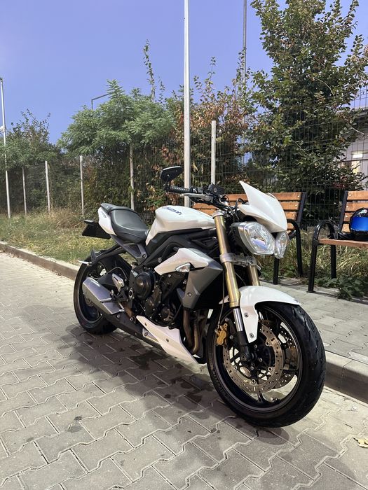Triumph Street Triple 675 – 2013 – Naked sport, 3 cilindri