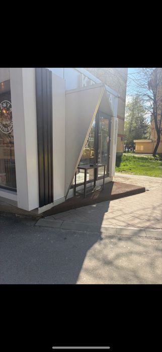 Schimb spatiu comercial cu apartament sau masina